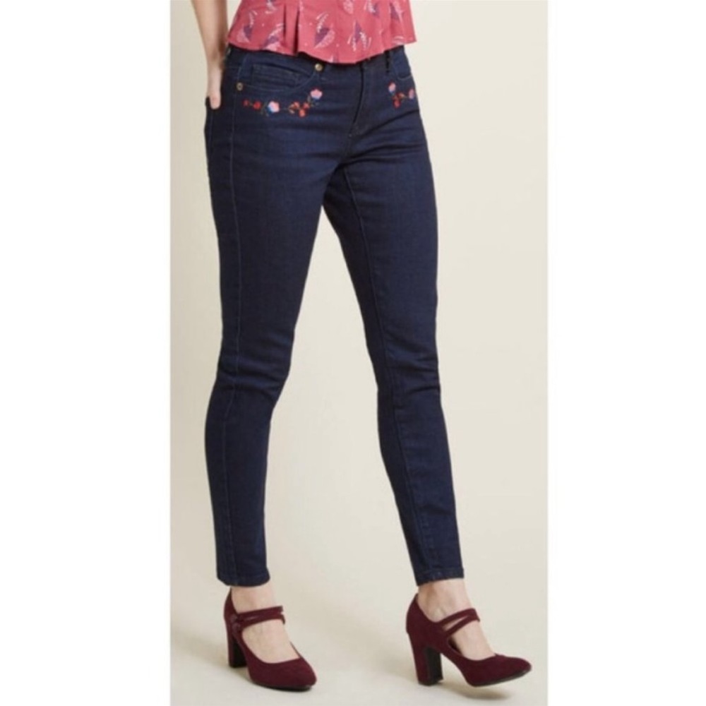 Modcloth Floral Embroidered Jeans Dark Rinse High Rise